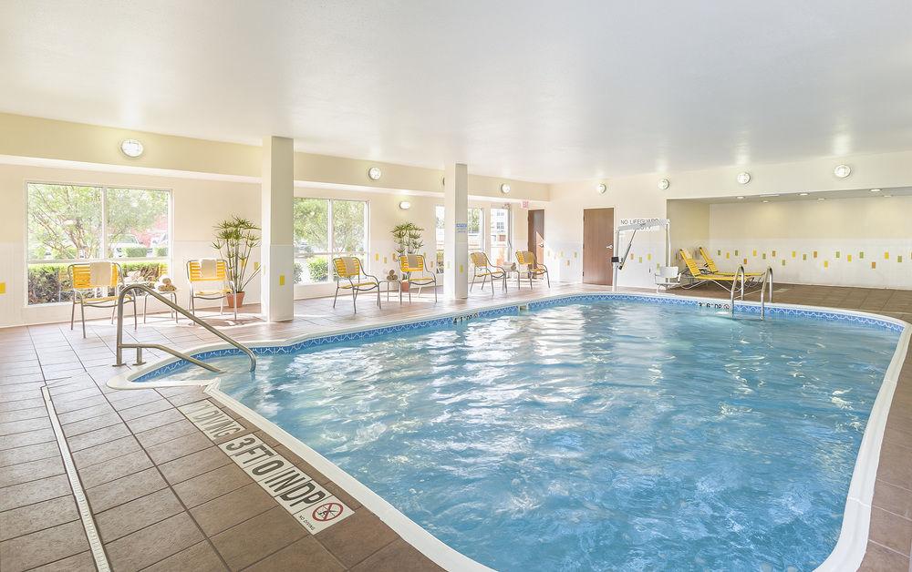 Fairfield Inn & Suites Dallas Park Central Ngoại thất bức ảnh