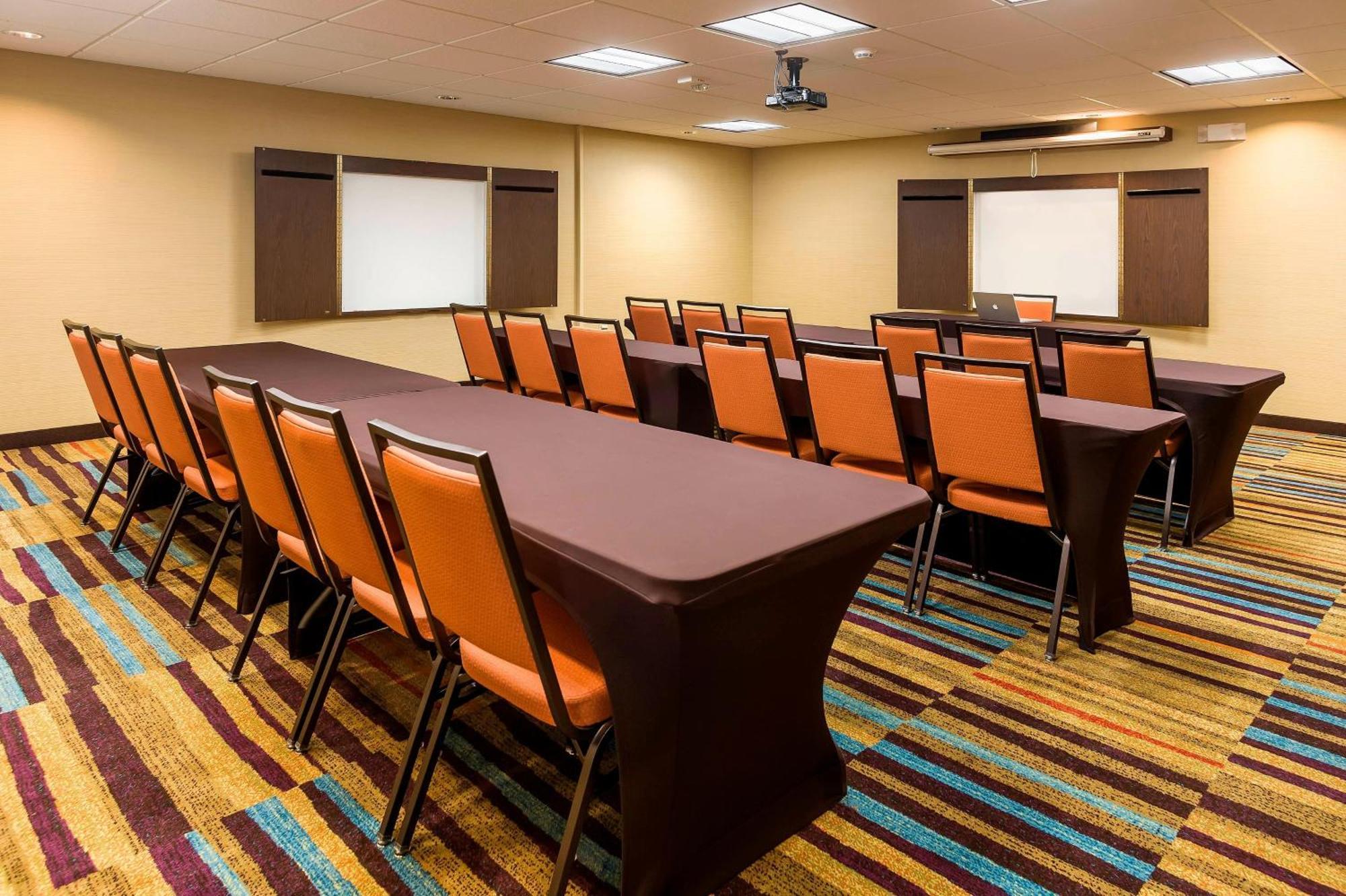 Fairfield Inn & Suites Dallas Park Central Ngoại thất bức ảnh