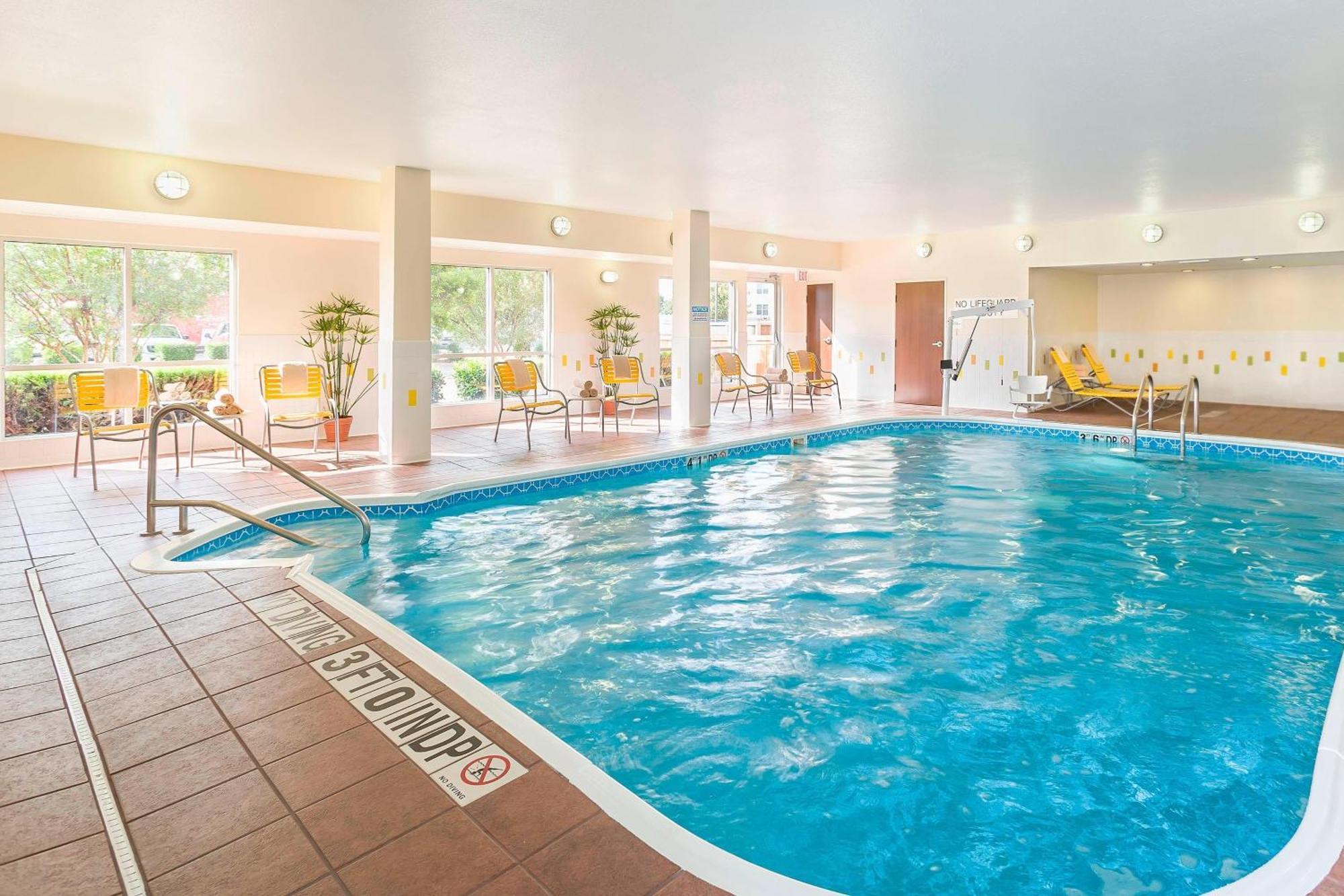 Fairfield Inn & Suites Dallas Park Central Ngoại thất bức ảnh