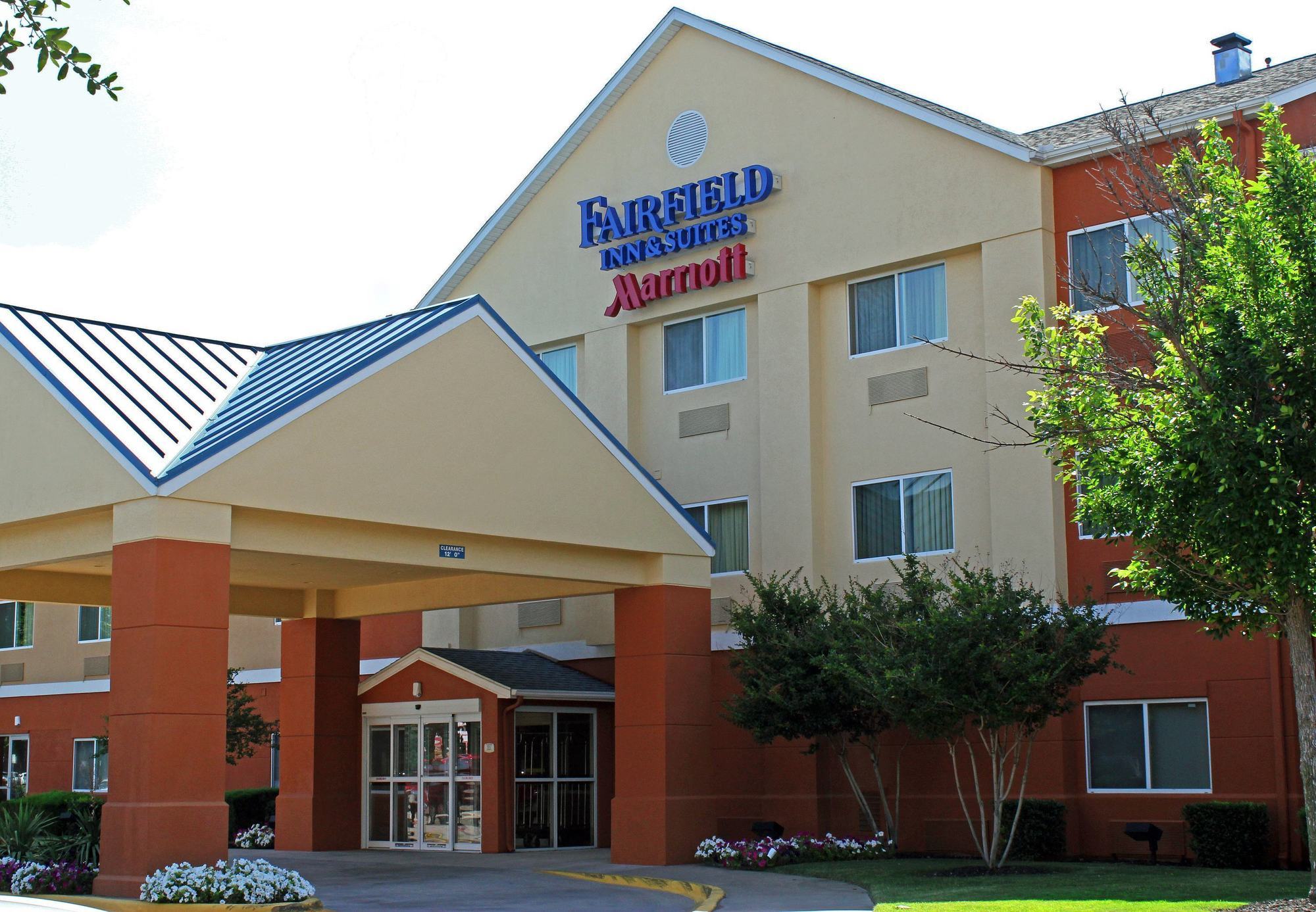 Fairfield Inn & Suites Dallas Park Central Ngoại thất bức ảnh