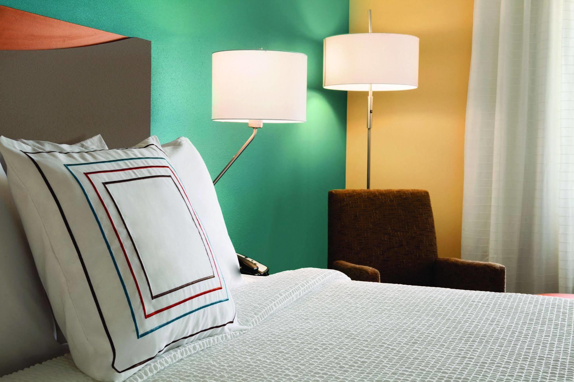 Fairfield Inn & Suites Dallas Park Central Ngoại thất bức ảnh